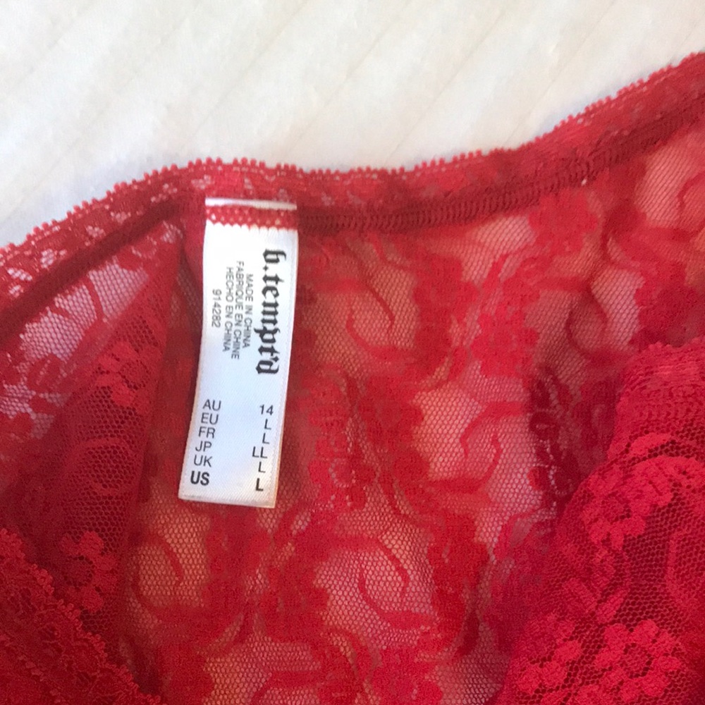 LINGERIE - Picture 6 of 7